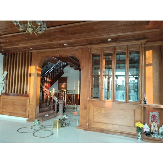 vÁCH NGĂN GỖ TÂM TÍN 
