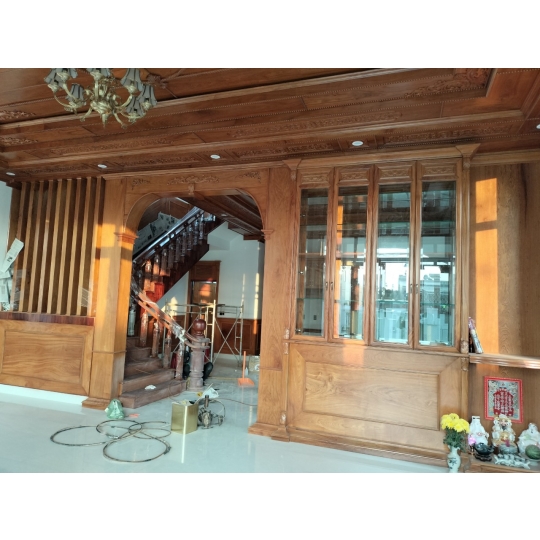 vÁCH NGĂN GỖ TÂM TÍN 