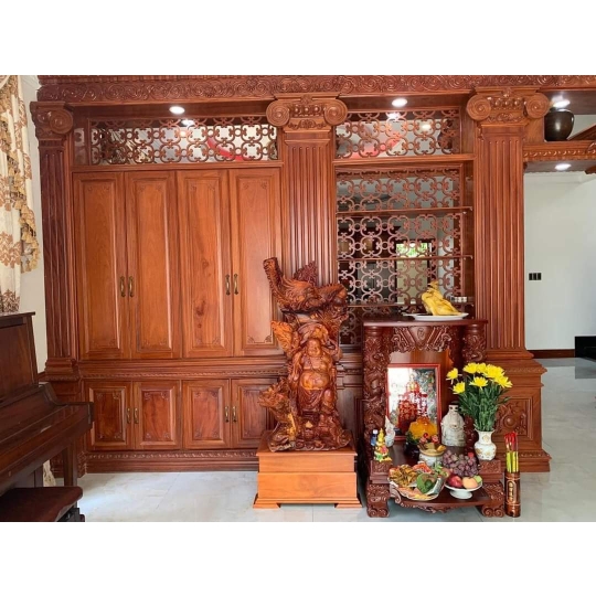 vÁCH NGĂN GỖ TÂM TÍN 